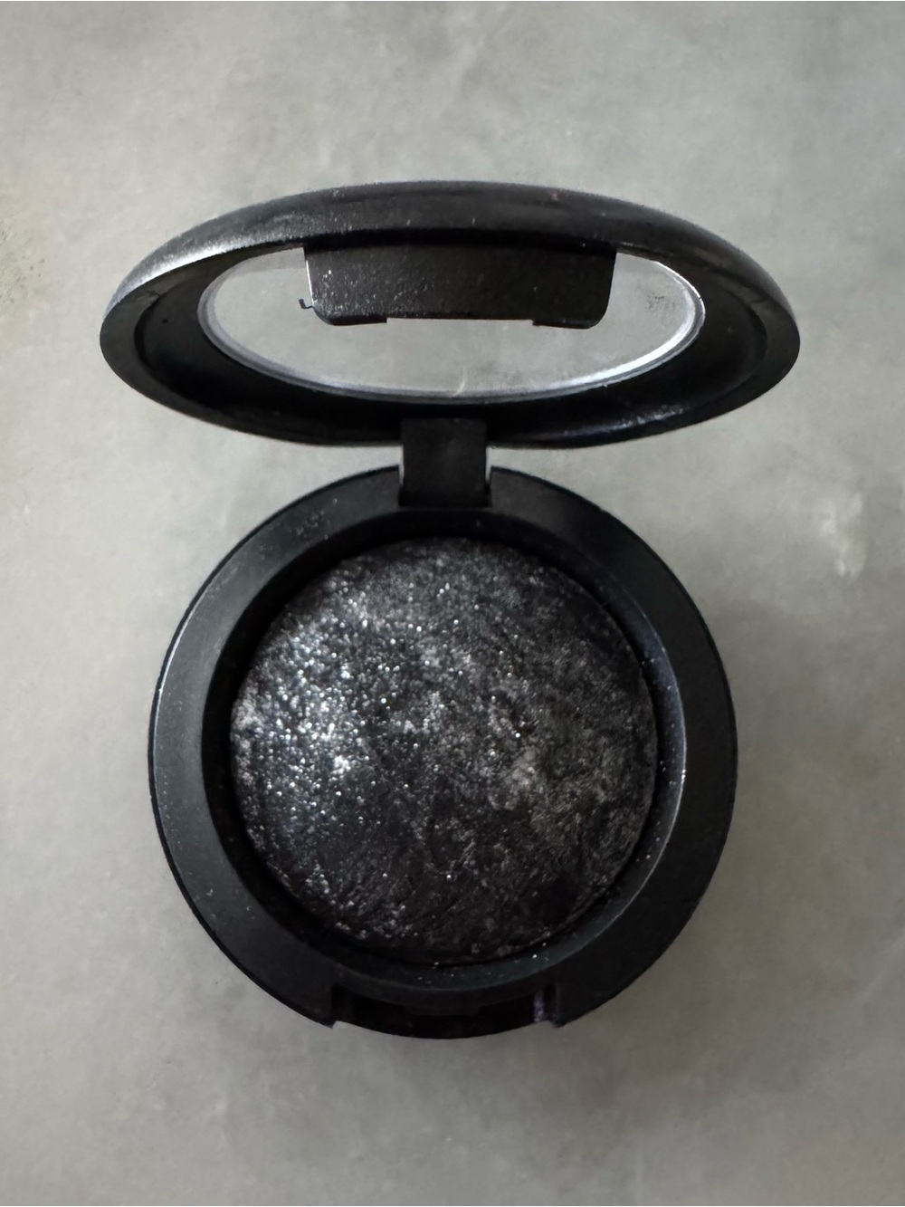 MAC COSMETICS Mineralize Eyeshadow in the shade Cinderfella
